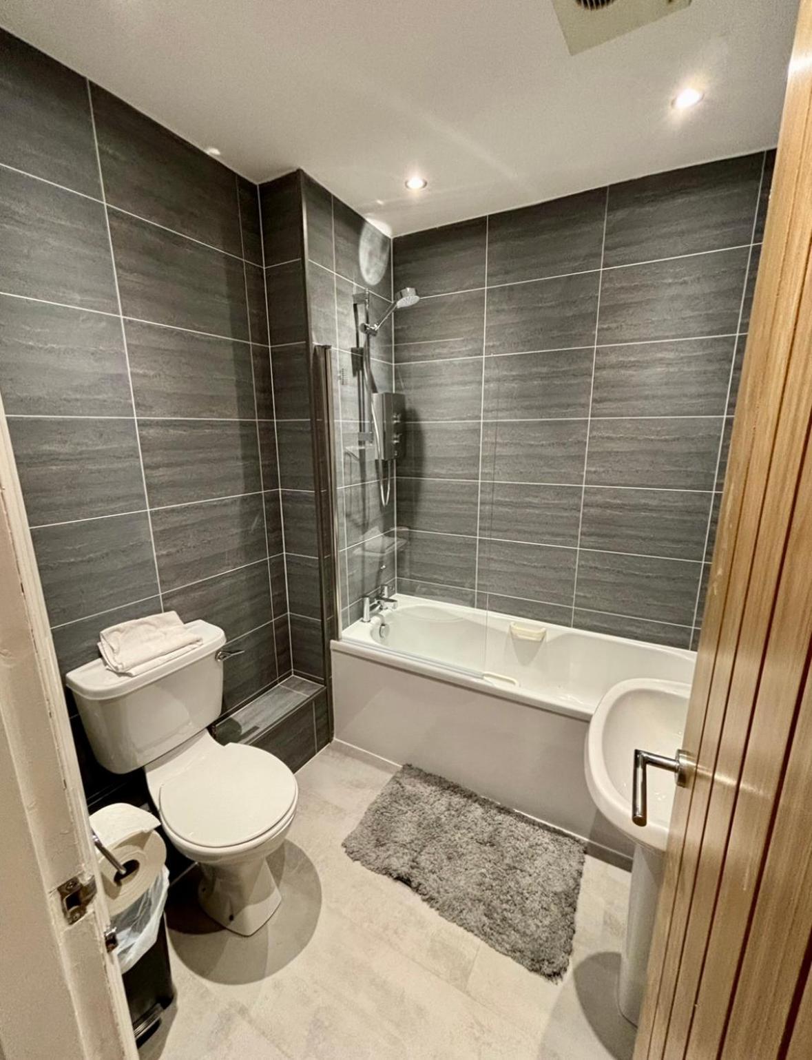 Sunshine On Leith. The River View Apartment! Эдинбург Номер фото